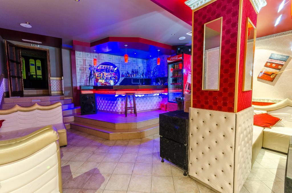 Hotel Cosmos Asenovgrad ภายนอก รูปภาพ