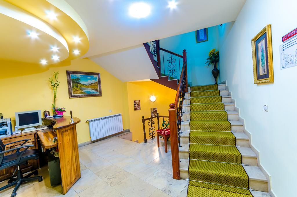 Hotel Cosmos Asenovgrad ภายนอก รูปภาพ