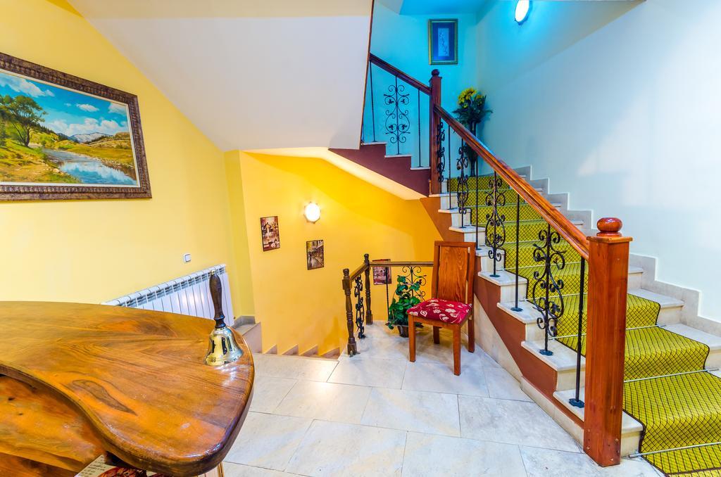 Hotel Cosmos Asenovgrad ภายนอก รูปภาพ