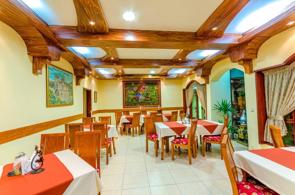 Hotel Cosmos Asenovgrad ภายนอก รูปภาพ