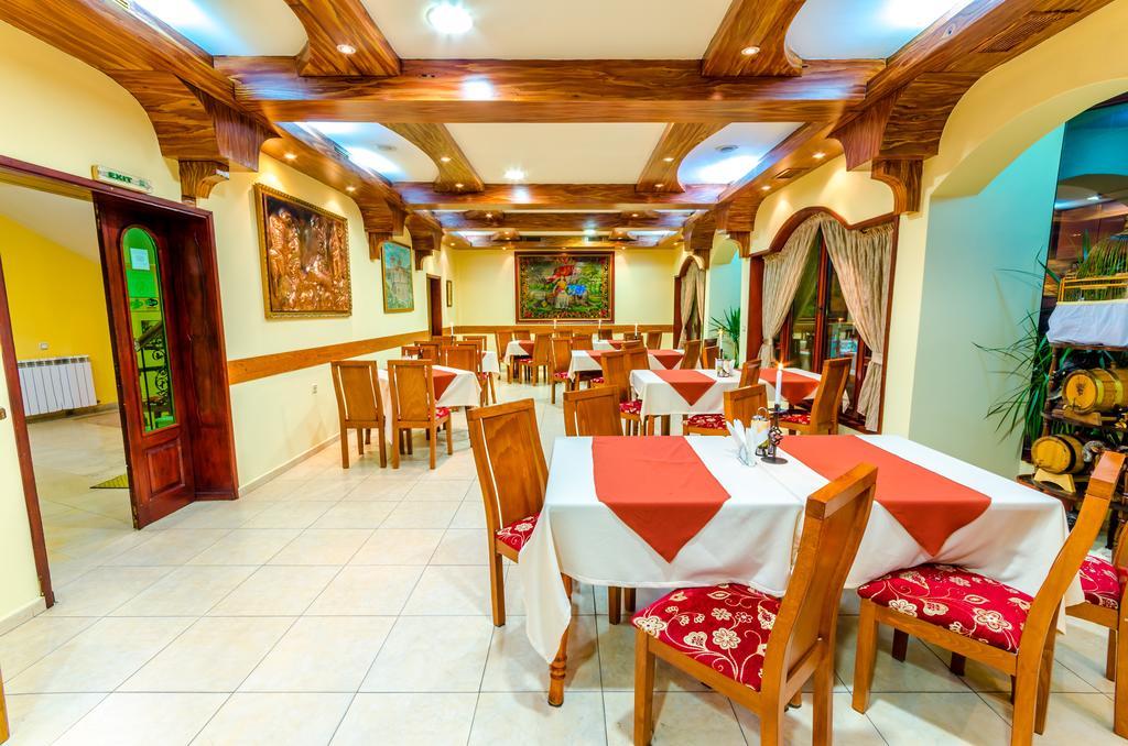 Hotel Cosmos Asenovgrad ภายนอก รูปภาพ